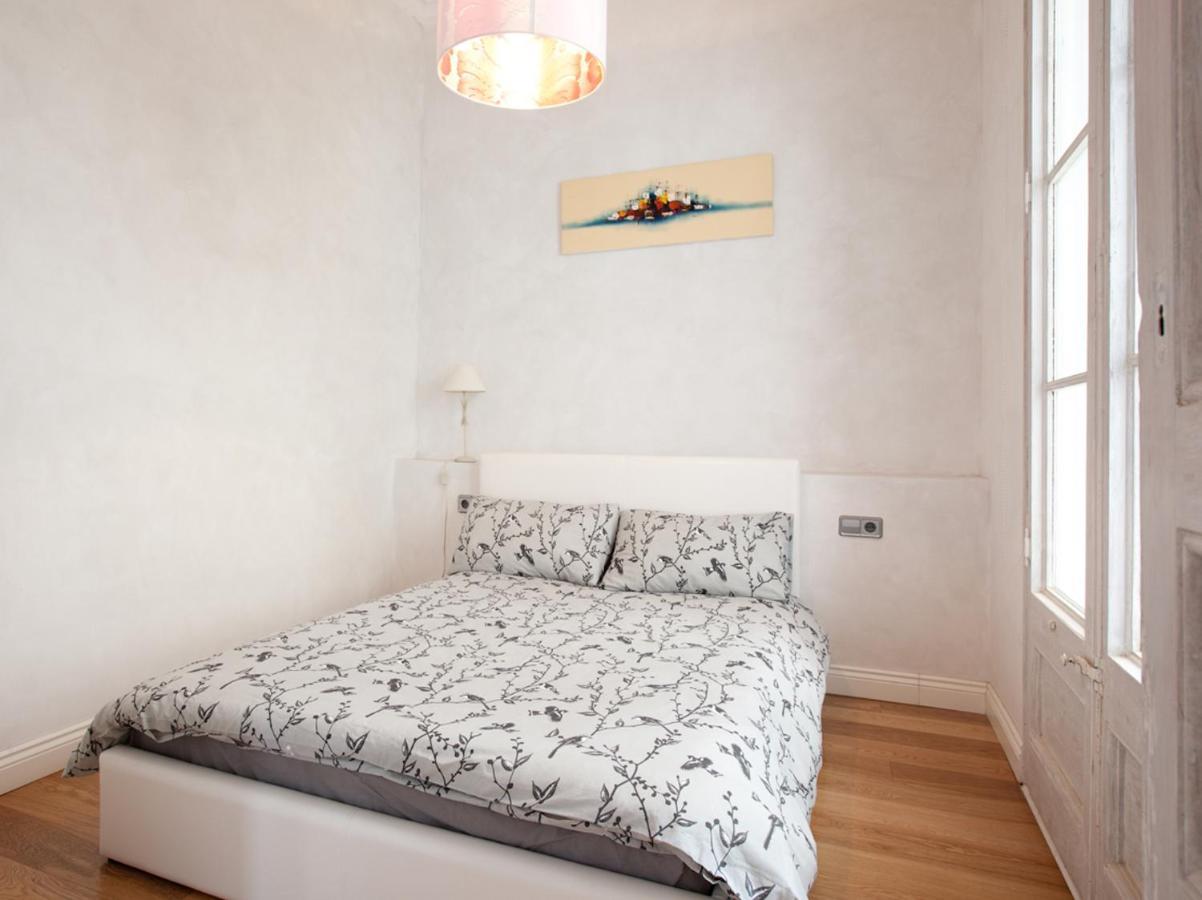 Luxury Barcelona Central City Cosy 3 Bedroom Apartment With Private Terrace ภายนอก รูปภาพ