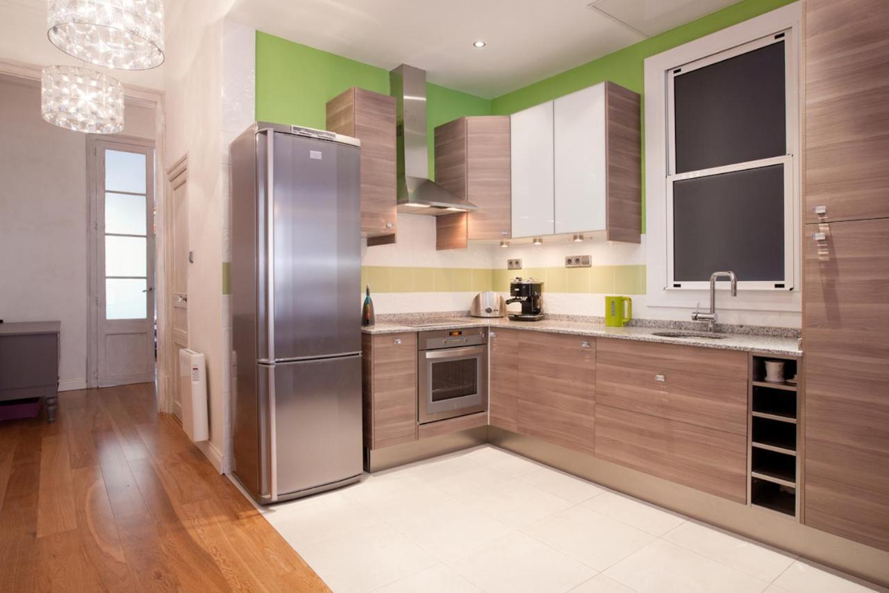Luxury Barcelona Central City Cosy 3 Bedroom Apartment With Private Terrace ภายนอก รูปภาพ