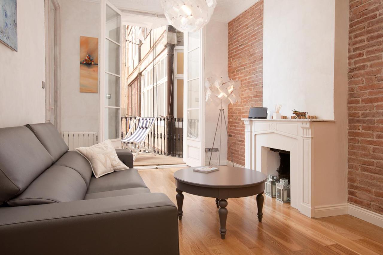 Luxury Barcelona Central City Cosy 3 Bedroom Apartment With Private Terrace ภายนอก รูปภาพ