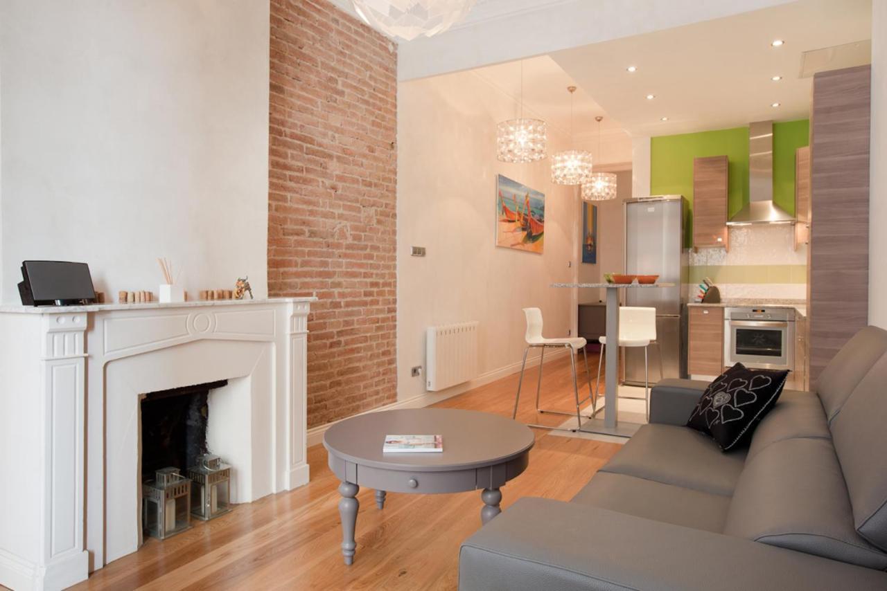 Luxury Barcelona Central City Cosy 3 Bedroom Apartment With Private Terrace ภายนอก รูปภาพ